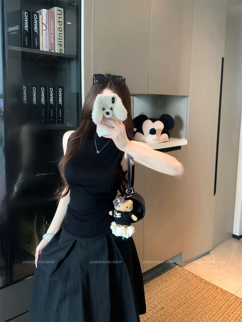 2026 Summer Korean Style Two-Piece Set Slim Sleeveless Top and High Waist Skirt - Image 3