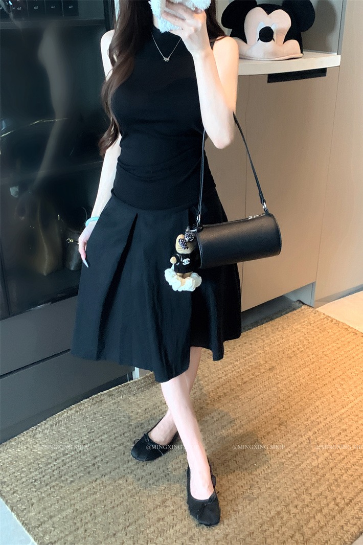 2026 Summer Korean Style Two-Piece Set Slim Sleeveless Top and High Waist Skirt - Image 5