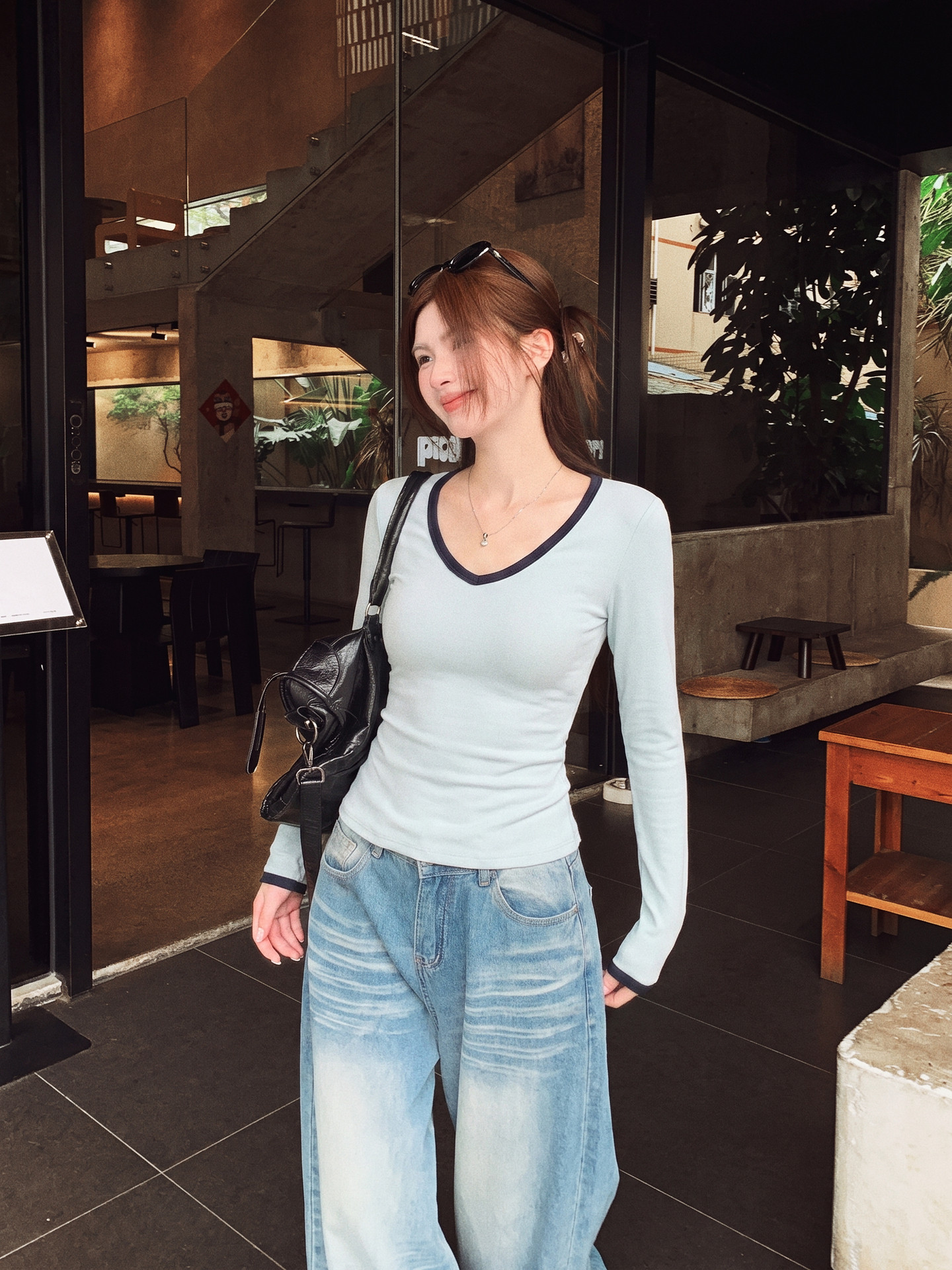 Blue V-Neck Color-Block Long-Sleeve Knit Base Layer Women's Fall Winter Slim Sweater Top - Image 4